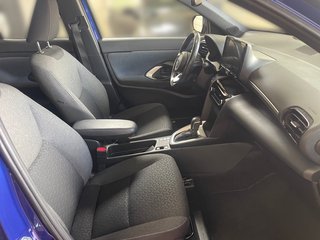 Toyota Yaris Cross Hybrid FWD Team Deutschland +Safety- & Winter Paket - bilder 20