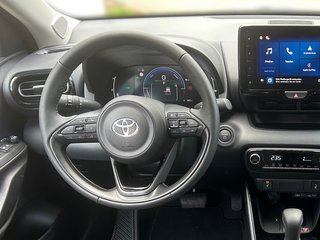 Toyota Yaris Hybrid Teamplayer + Safety - & Comfort Paket - bilder 17