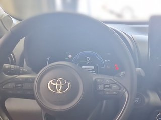 Toyota Yaris Hybrid Teamplayer +Safety- & Comfort Paket - bilder 16