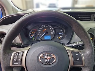 Toyota Yaris Basis +Allwetterräder+Cool & Sound-Pak. - bilder 16