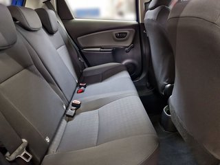Toyota Yaris Basis +Allwetterräder+Cool & Sound-Pak. - bilder 18