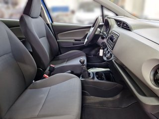 Toyota Yaris Basis +Allwetterräder+Cool & Sound-Pak. - bilder 12