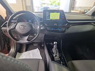 Toyota C-HR Hybrid Team D. 1.8 +Allwetterräder + Navi - bilder 10