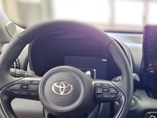 Toyota Yaris Hybrid Team D +Comfort-Paket - bilder 12