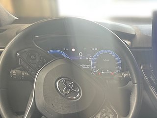 Toyota Corolla Hybrid 1.8 Team D Tech.Pak.+Allwetterräder - bilder 16