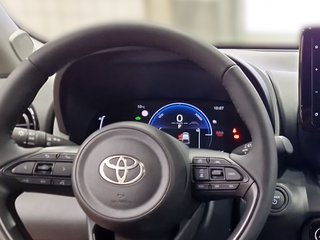 Toyota Yaris Hybrid Team D+Safty & Comfort Paket Safty+ - bilder 12