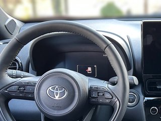 Toyota Yaris Cross Hybrid FWD Teamplayer +Safety- & Winter Paket - bilder 12