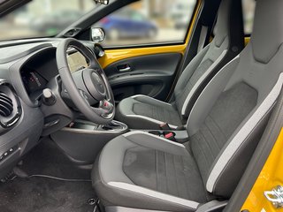 Toyota Aygo X Hybrid GR Sport + Faltdach - bilder 11