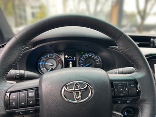 Toyota Hilux Double Cab Invincible 4x4 + WKR - bilder 13