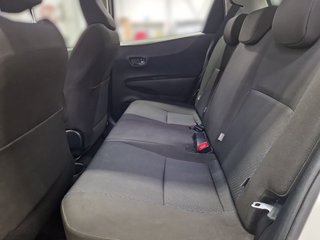 Toyota Yaris Hybrid Club + Navi - bilder 13