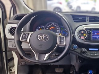 Toyota Yaris Hybrid Club + Navi - bilder 16