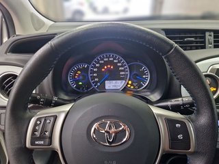 Toyota Yaris Hybrid Club + Navi - bilder 17