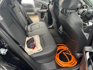 Toyota bZ4X FWD Technik & Comfort Packet+Winterräder - bilder 18