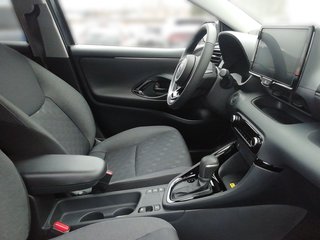 Toyota Yaris Hybrid Team D+Safty & Comfort Paket Safty+ - bilder 15