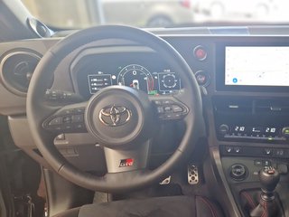 Toyota Yaris GR+Alufelgen geschmiedet, Convenience Paket Sonderfolierung Rally + Miltek Sportausspuff Keramik Schwarz + K&W Gewindefahrwerk - bilder 14