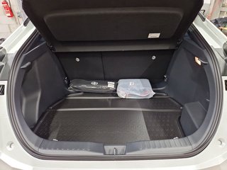 Toyota C-HR 2.0 Hybrid Team D + Technik Paket - bilder 10