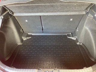 Toyota Corolla Hybrid 1.8 Team D Tech.Pak.+Allwetterräder - bilder 14