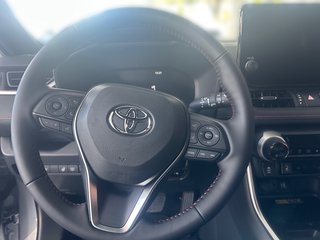 Toyota RAV4 Plug-in Hybrid 4x4 Teamplayer - bilder 13