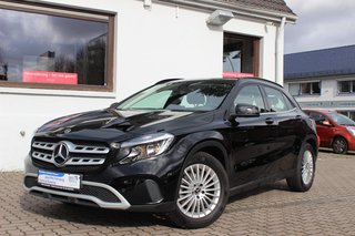 Mercedes-Benz GLA 180 1Hand+Teilleder+Navi Gebrauchtwagen Kaufen