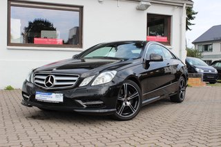 Mercedes-Benz E 250 CGI BlueEfficiency AMG SPORT PAKET+PANORAMA+LÜCKENLOS MB SERVICE