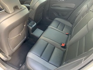 Volvo V60 T8 AWD Recharge Ultimate Dark,PANO,AHK,360* - foto 4