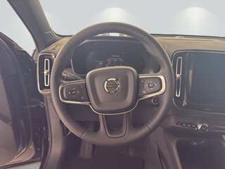 Volvo XC40 B4 B DKG Plus Black Edition - photo 2