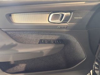 Volvo XC40 B4 B DKG Plus Black Edition - photo 11