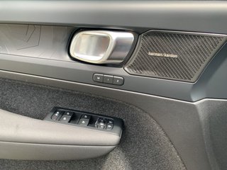 Volvo C40 82 kWh Twin Motor Ultimate,NAVI,KAMERA,PDC - photo 2