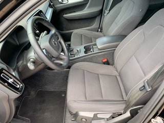 Volvo XC40 T3 Momentum,PANORAMA,NAVI,LED,WINTER-P - bilder 1