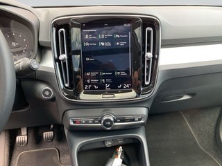 Volvo XC40 T3 Momentum,PANORAMA,NAVI,LED,WINTER-P - bilder 4
