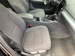 Volvo XC40 T3 Momentum,PANORAMA,NAVI,LED,WINTER-P - bilder 7