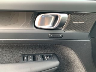 Volvo XC40 T5 Recharge DKG Plus Dark,AHK,KAMERA,LED - foto 5