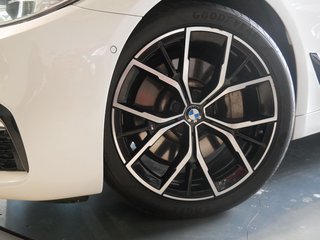 BMW 530 d M Luxury Line Massage Kamera Pano HK Standhzg. - bilder 19