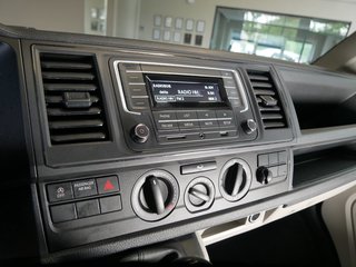 Volkswagen T6 Transporter Kasten-Kombi AHK aus 1. Hand! - bilder 11