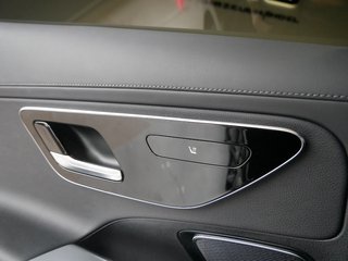 Mercedes-Benz C 300 d AMG Pano Navi LED DAB 360° Advanced - photo 34