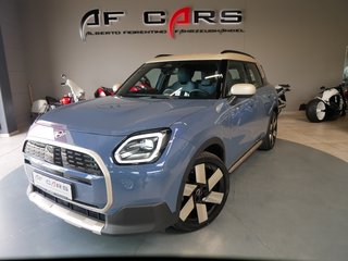 MINI Cooper E Countryman  BEV E Favoured Trim HUD LED DAB+ DCC Leder - bilder 1