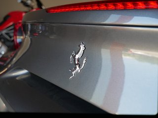Ferrari 488 Spider Sport Abgas Kamera Carbon Lenkrad, Scuderia Embleme Daytona Seats - bilder 11