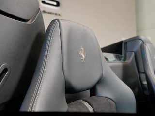 Ferrari 488 Spider Sport Abgas Kamera Carbon Lenkrad, Scuderia Embleme Daytona Seats - bilder 13