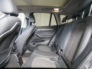 BMW X1 xDrive 20 i xLine AHK ACC LED Pano - bilder 20