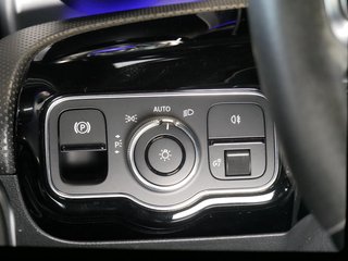 Mercedes-Benz A 35 AMG 4Matic Night Navi Kamera Leder LED Performance Junge Sterne - bilder 19