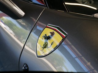 Ferrari 488 Spider Sport Abgas Kamera Carbon Lenkrad, Scuderia Embleme Daytona Seats - foto 9