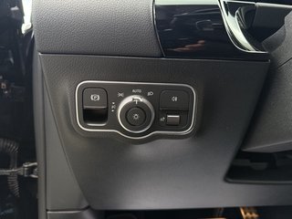 Mercedes-Benz B 250 e Pano SHZ Navi LED AMG 1.Hand Scheckheft - foto 7