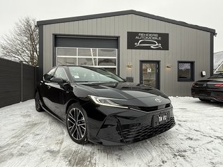 Toyota Camry Pano SHZ LED ACC RFK