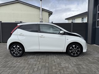 Toyota AYGO Kamera LED Scheckheft. 1.Hand - photo 1