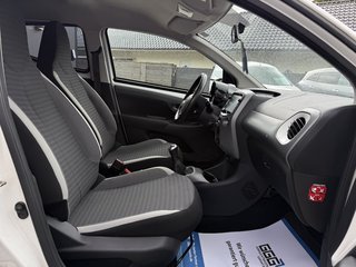 Toyota AYGO Kamera LED Scheckheft. 1.Hand - photo 10