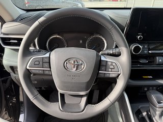 Toyota Highlander - foto 2