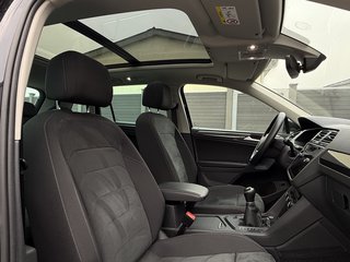 Volkswagen Tiguan Highline Pano Head-up RFK ACC Keyless - bilder 2