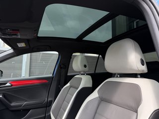 Volkswagen T-Roc Sport Pano SHZ Kamera ACC Standhz. Beats - foto 5