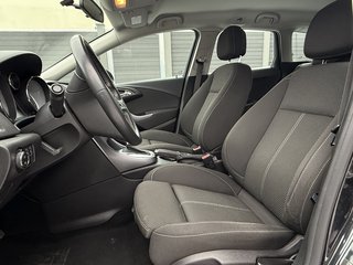 Opel Astra J Sports Tourer Edition - photo 2