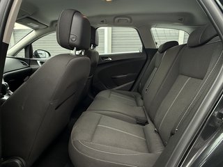 Opel Astra J Sports Tourer Edition - photo 3